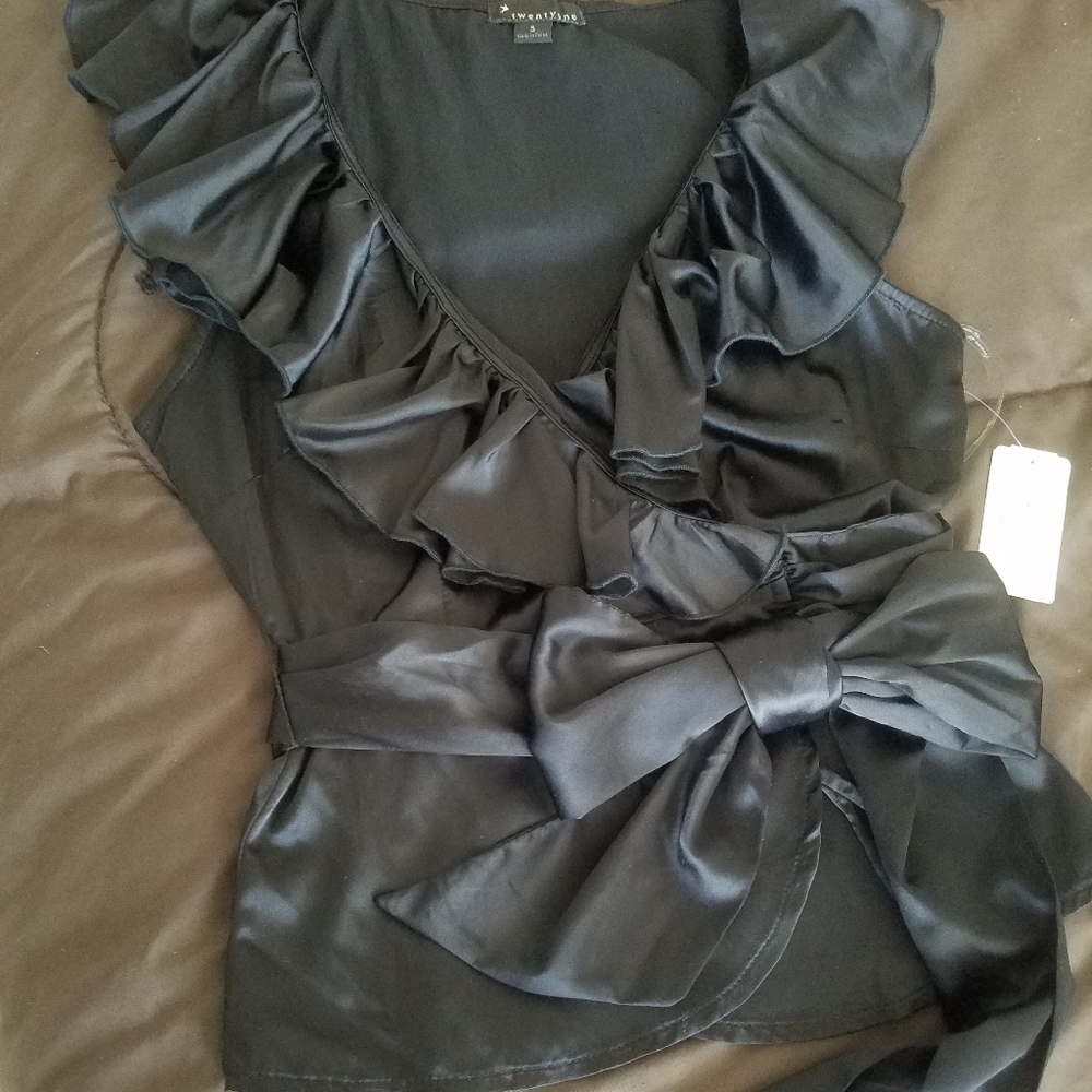 Satin blouse,black.             *